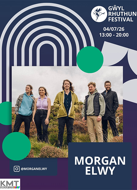 Morgan Elwy performing on the 4th of July at Ruthun Festival